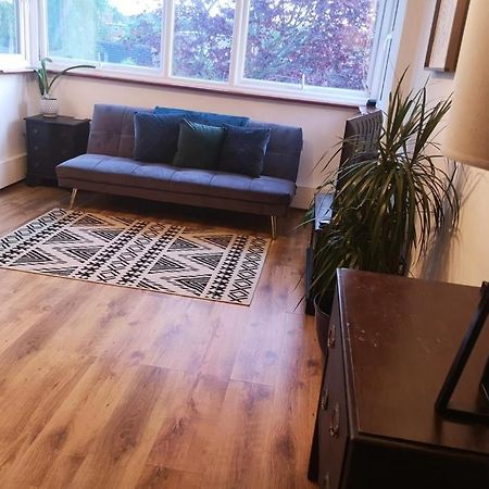 2 Bed Flat, Bounds Green, Piccadilly Line, London N11 Exteriér fotografie