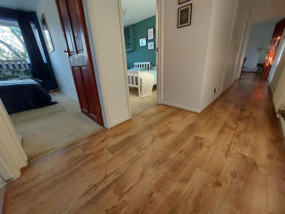 2 Bed Flat, Bounds Green, Piccadilly Line, London N11 Exteriér fotografie